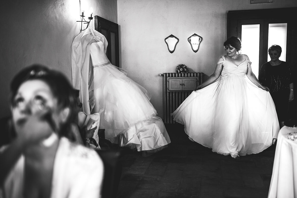 Matrimonio in campagna. Fotografo di matrimonio all'Antico Borgo Certosa, Pavia. Beniamino Lai