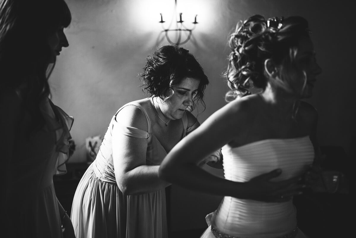 Matrimonio in campagna. Fotografo di matrimonio all'Antico Borgo Certosa, Pavia. Beniamino Lai